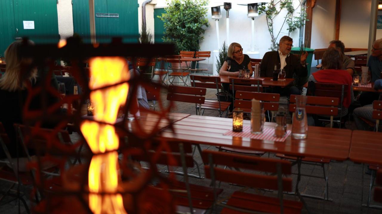 Hotel & Brauerei-Gasthof Neuwirt نوبورغ آن دي دوناو المظهر الخارجي الصورة