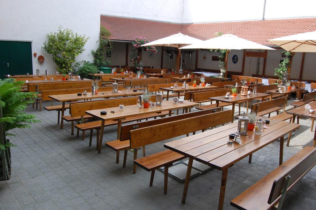 Hotel & Brauerei-Gasthof Neuwirt نوبورغ آن دي دوناو المظهر الخارجي الصورة