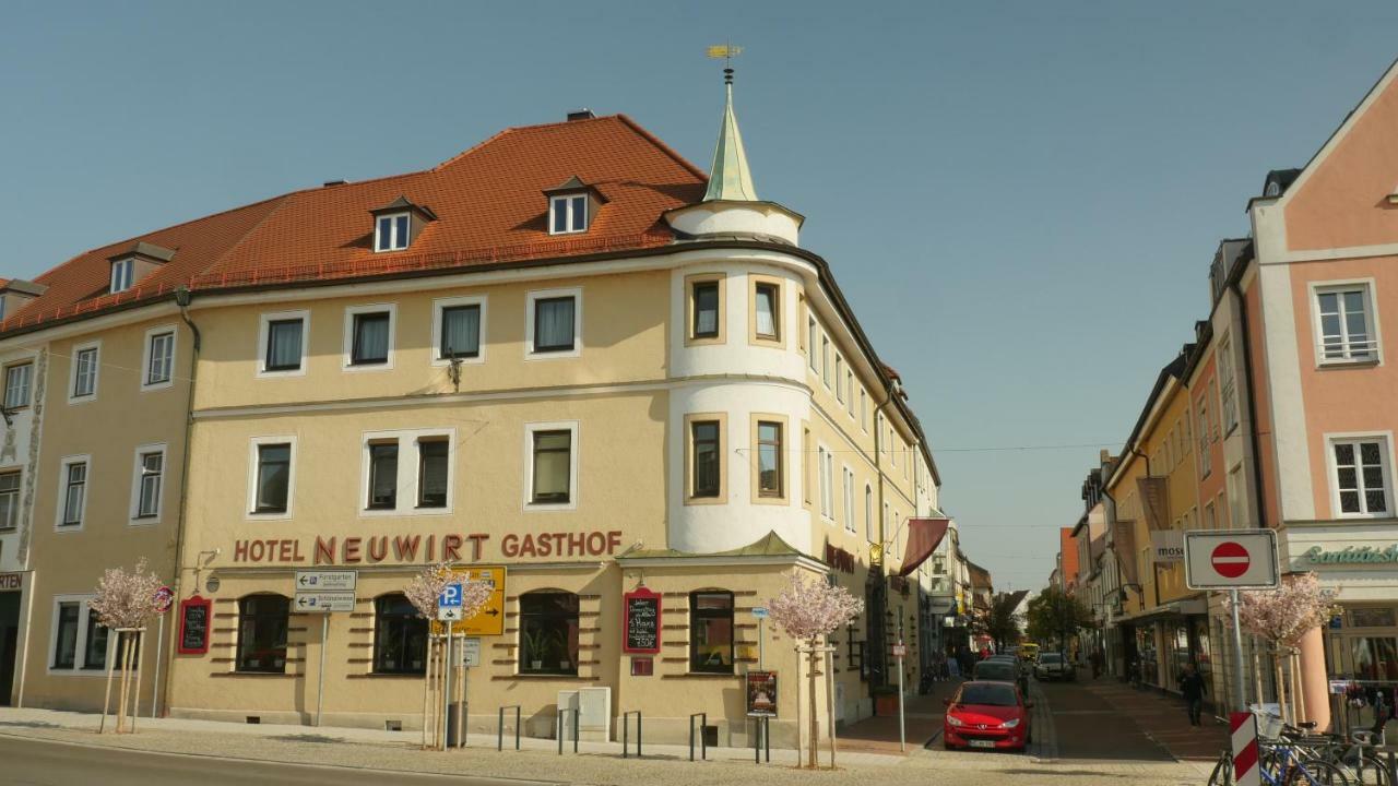 Hotel & Brauerei-Gasthof Neuwirt نوبورغ آن دي دوناو المظهر الخارجي الصورة