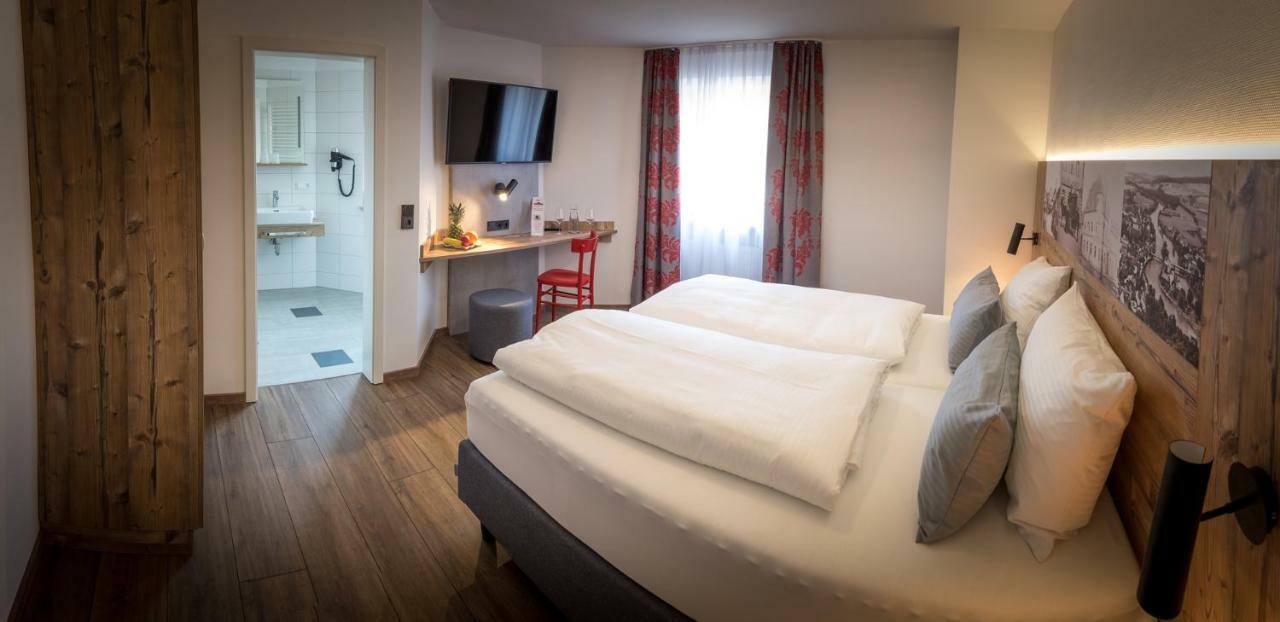 Hotel & Brauerei-Gasthof Neuwirt نوبورغ آن دي دوناو المظهر الخارجي الصورة